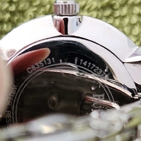 Bulova Ladies Vintage C835131 Watch - Diamond Markers and MOP Face - Picture 9 of 11